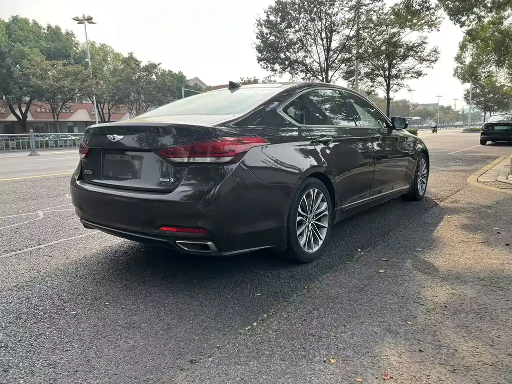 Hyundai Genesis — миниатюра 4