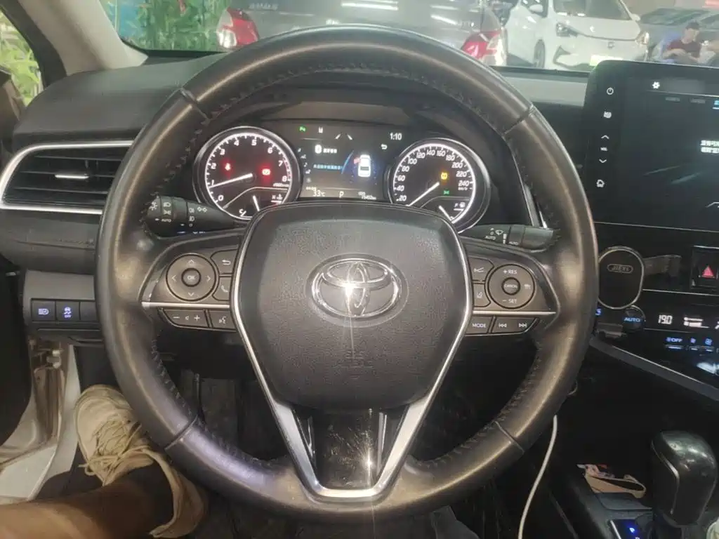 Toyota Camry — миниатюра 11
