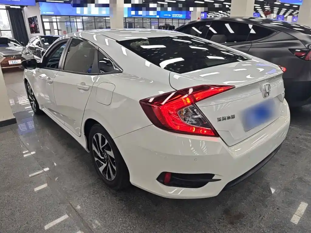 Honda Civic — миниатюра 5