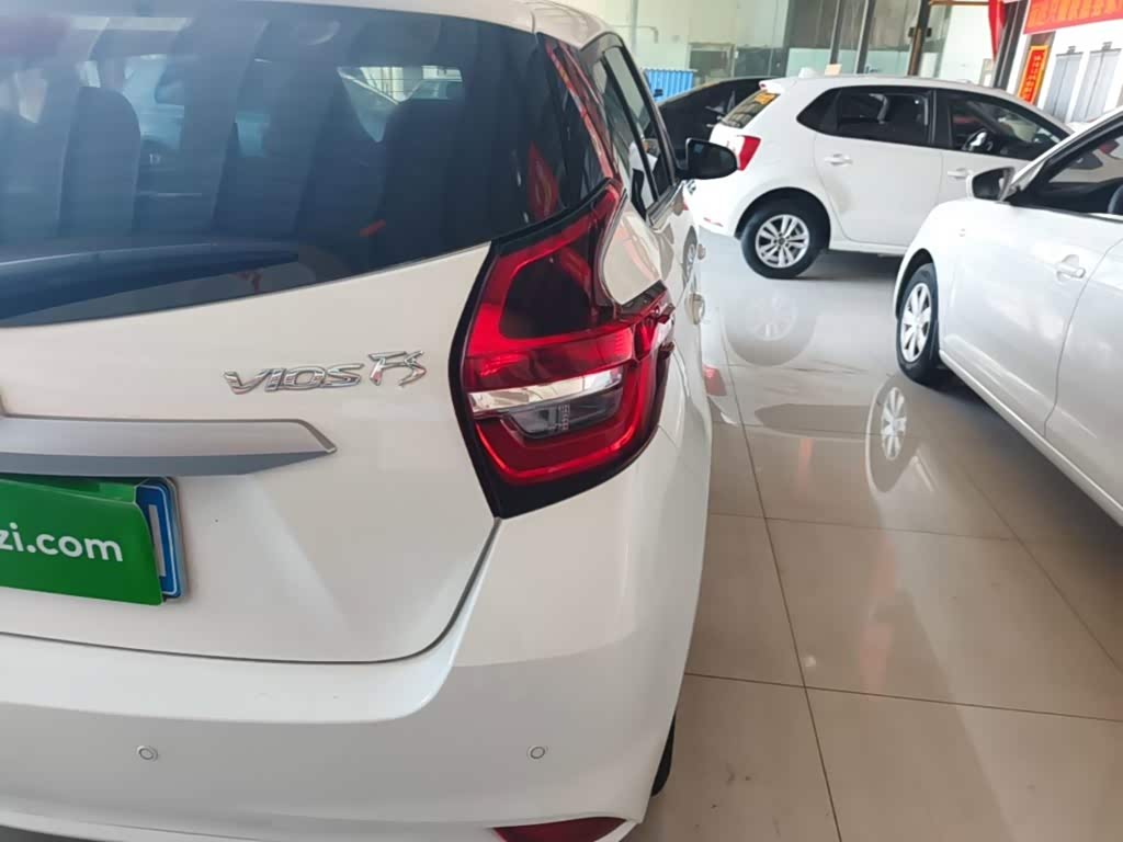 Toyota Vios FS 1.5 л 2022 г. Белый, пробег 24500 км