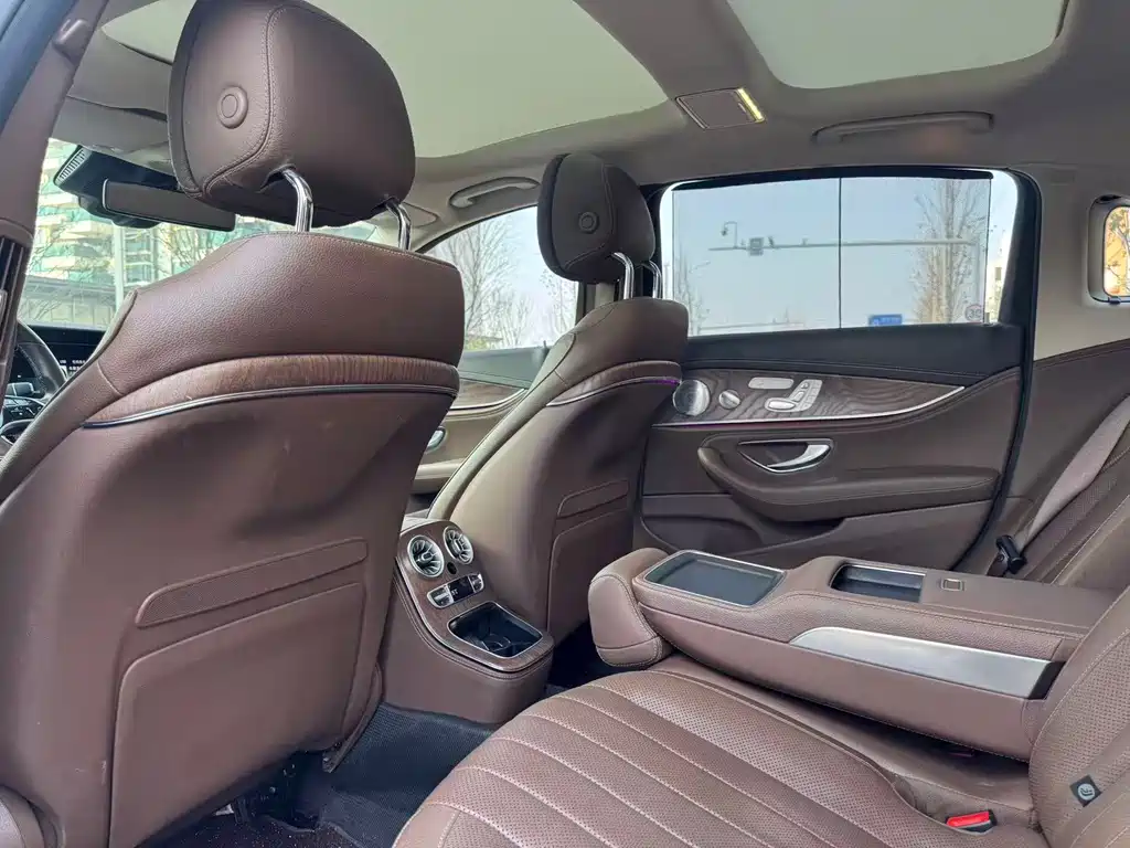 MERCEDES-BENZ E CLASS