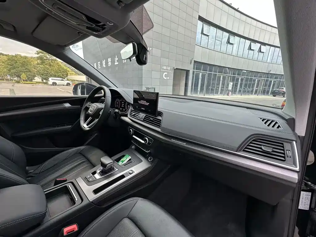 Audi Q5L — миниатюра 30