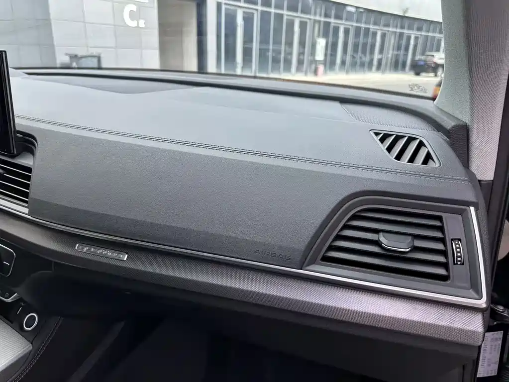 Audi Q5L — миниатюра 29