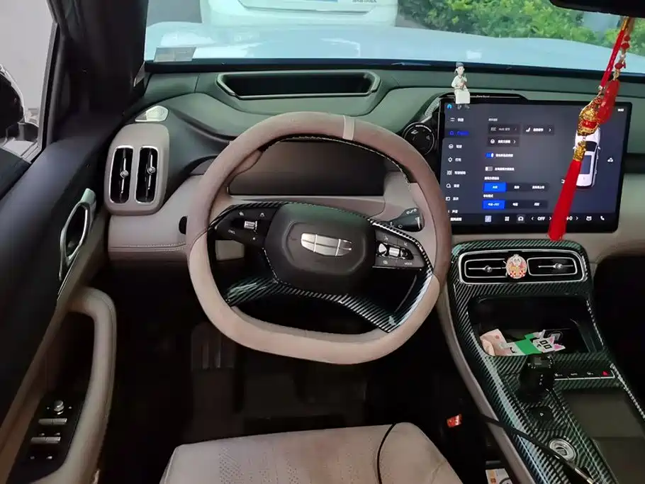 Geely Boyue L — миниатюра 15