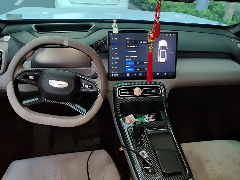 Geely Boyue L — миниатюра 12