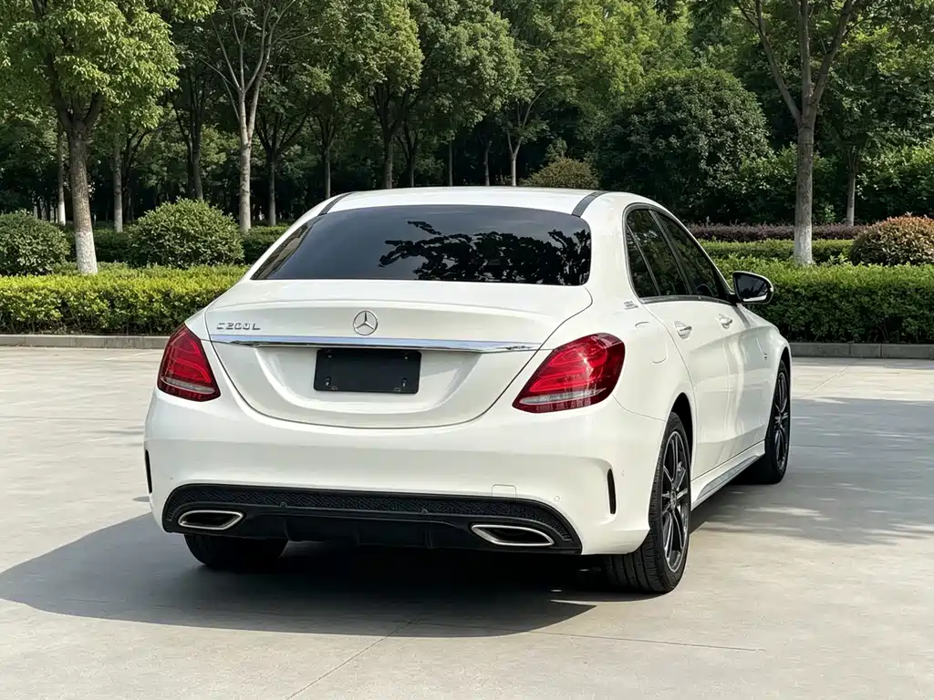 Mercedes-Benz C-Class — миниатюра 11