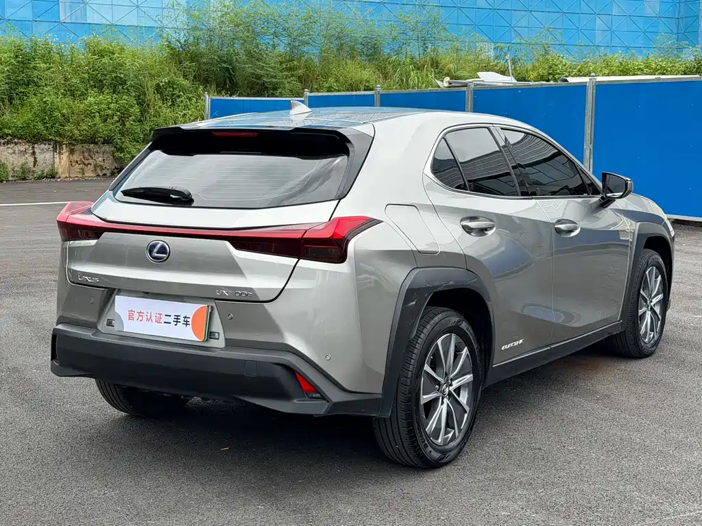 Lexus UX New Energy — миниатюра 13