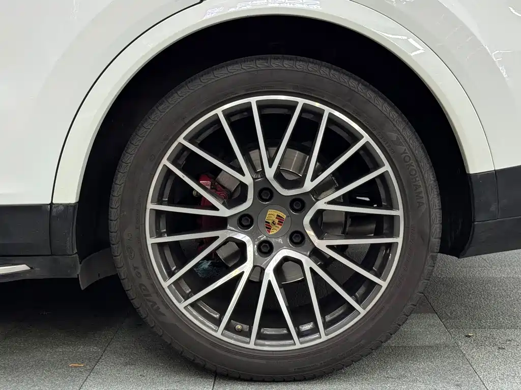 Porsche Cayenne — миниатюра 22
