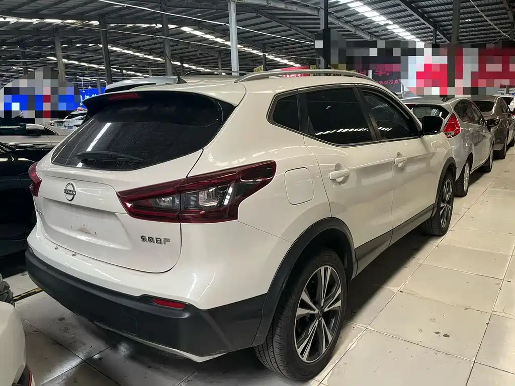 Nissan Qashqai — миниатюра 7