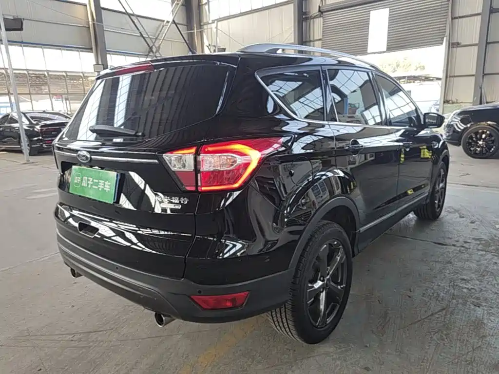 Ford Kuga — миниатюра 7