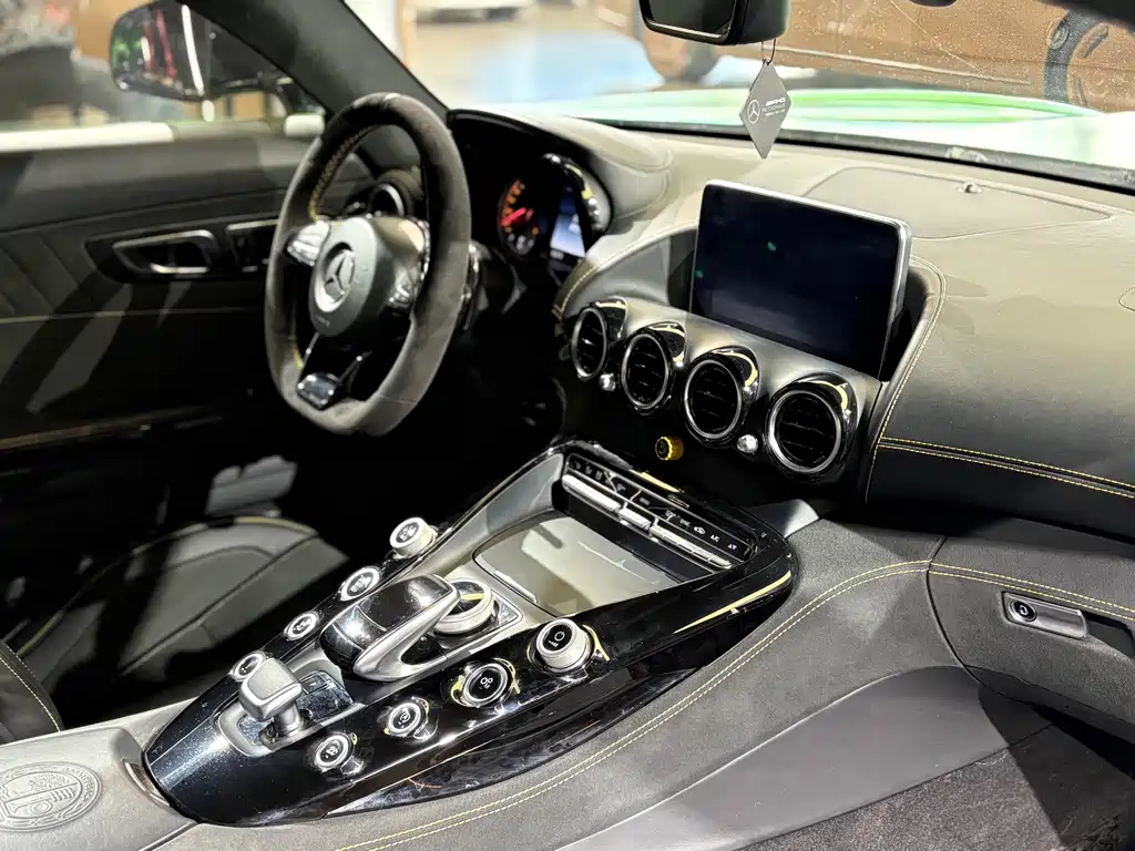 MERCEDES-BENZ AMG GT