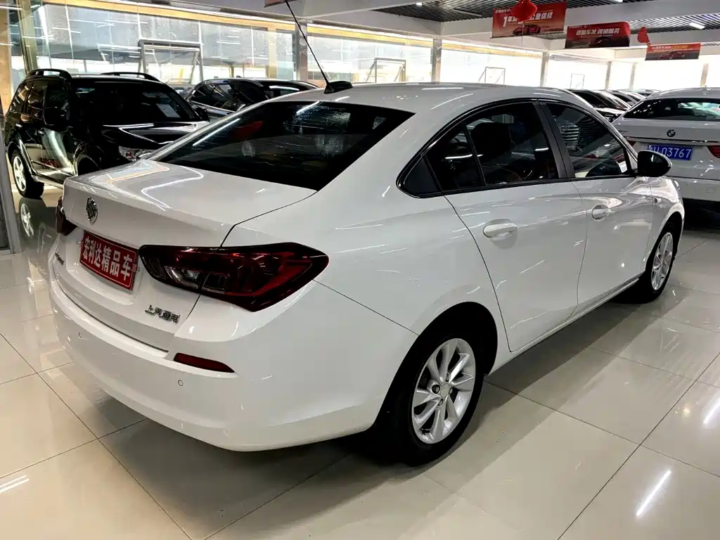 Buick Excelle — миниатюра 12