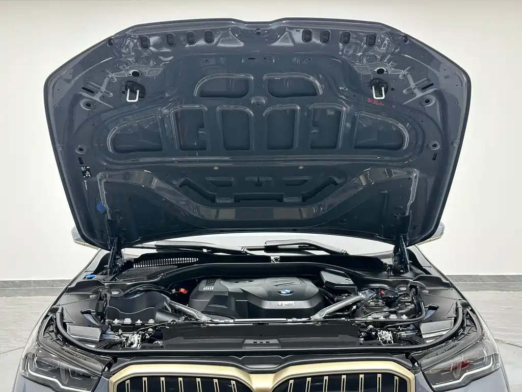BMW 5 Series — миниатюра 17