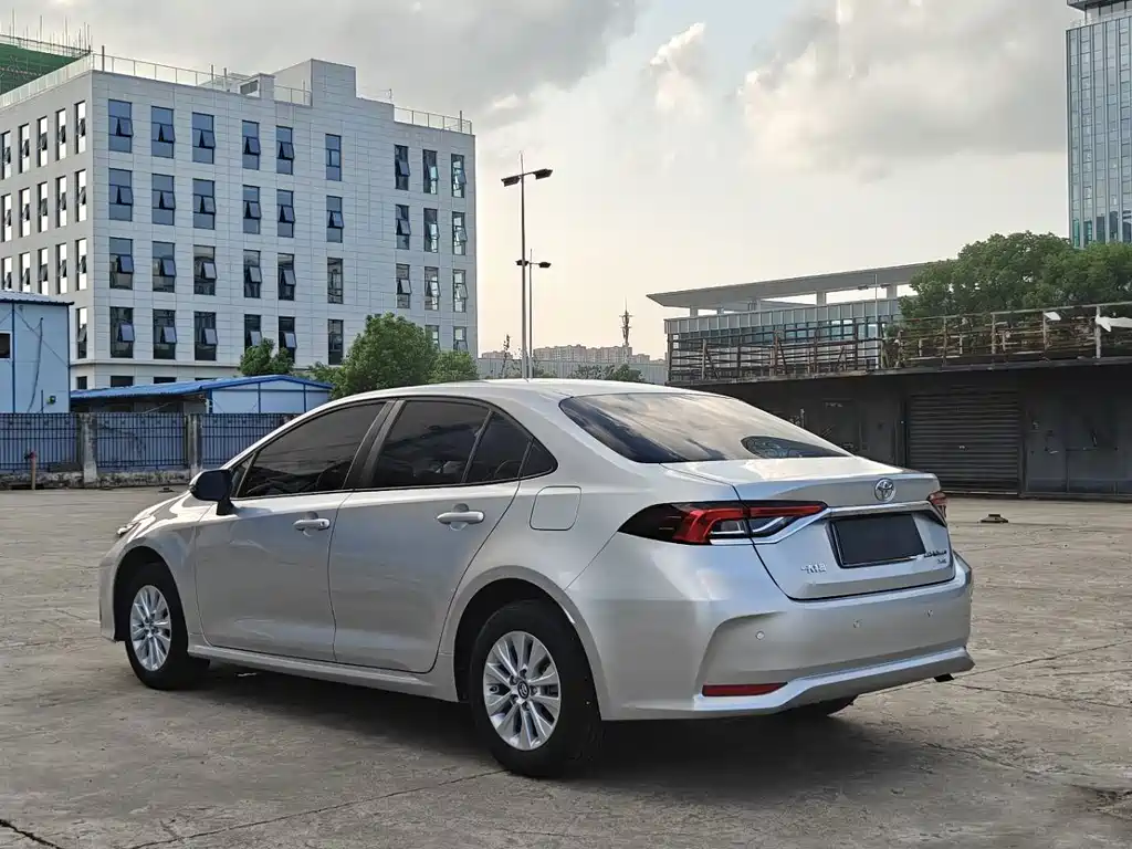 Toyota Corolla — миниатюра 5