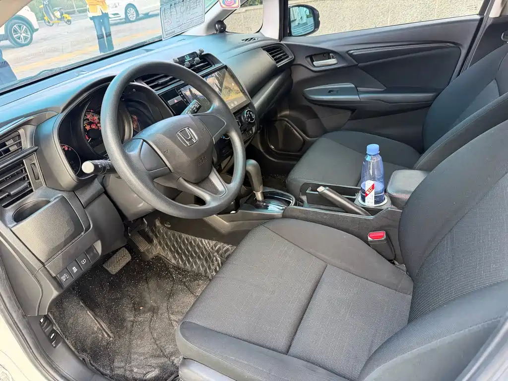 Honda Fit — миниатюра 7