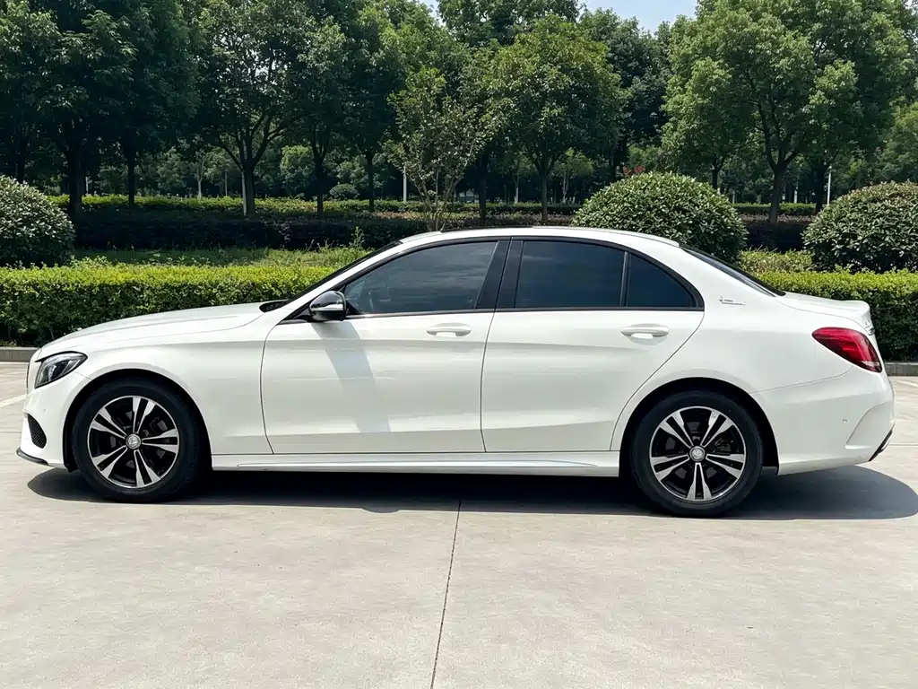 Mercedes-Benz C-Class — миниатюра 3