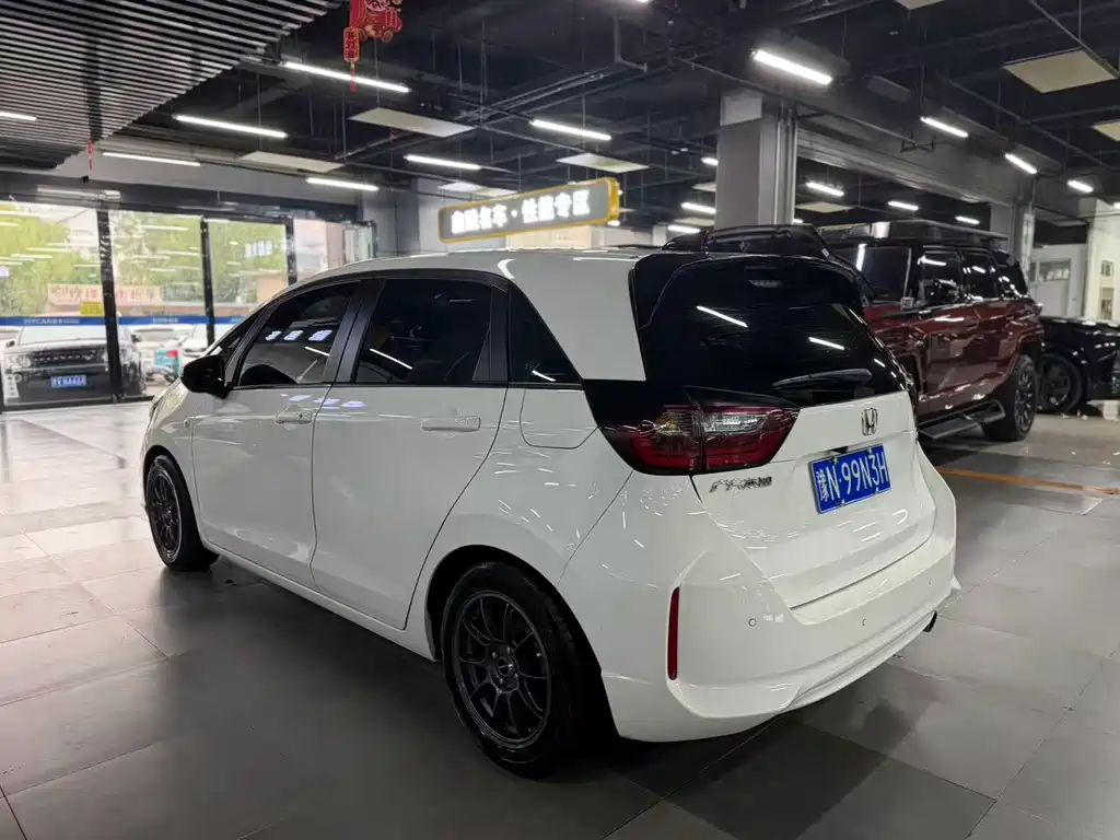 Honda Fit — миниатюра 7