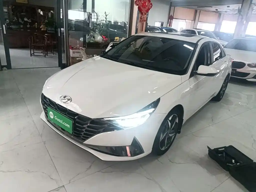 Hyundai Elantra — миниатюра 2