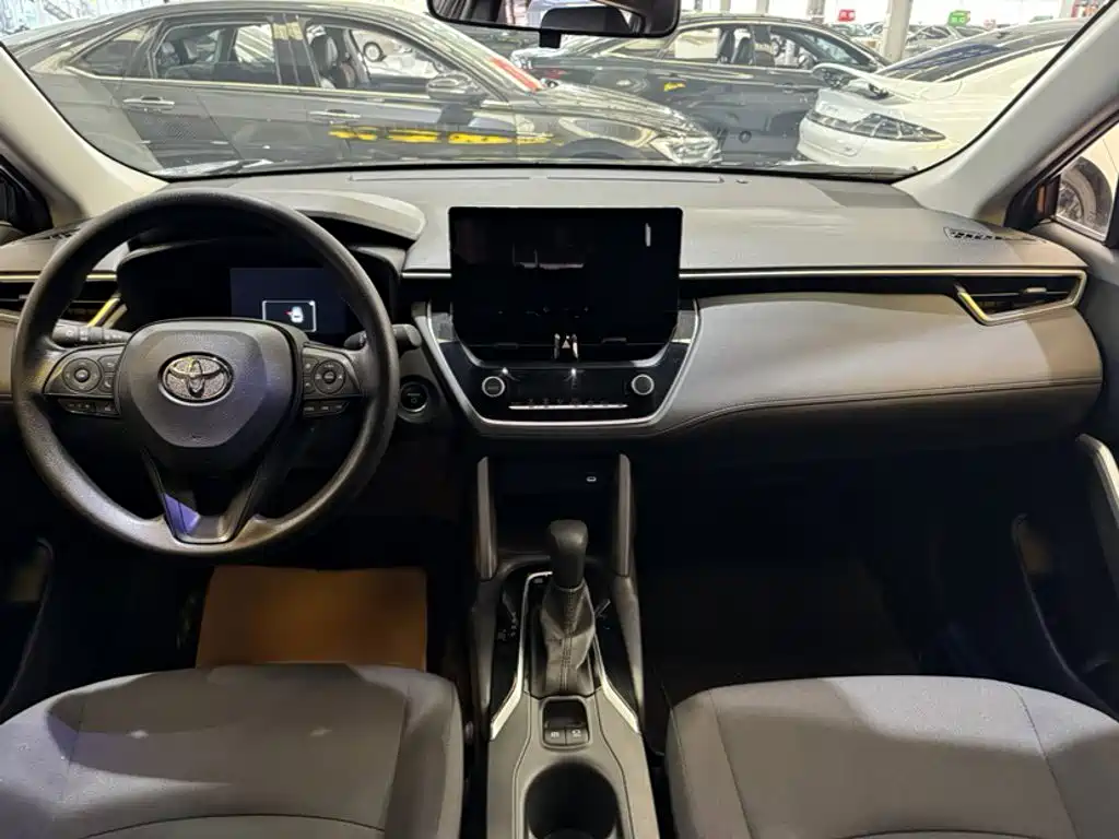 Toyota Corolla Cross — миниатюра 16