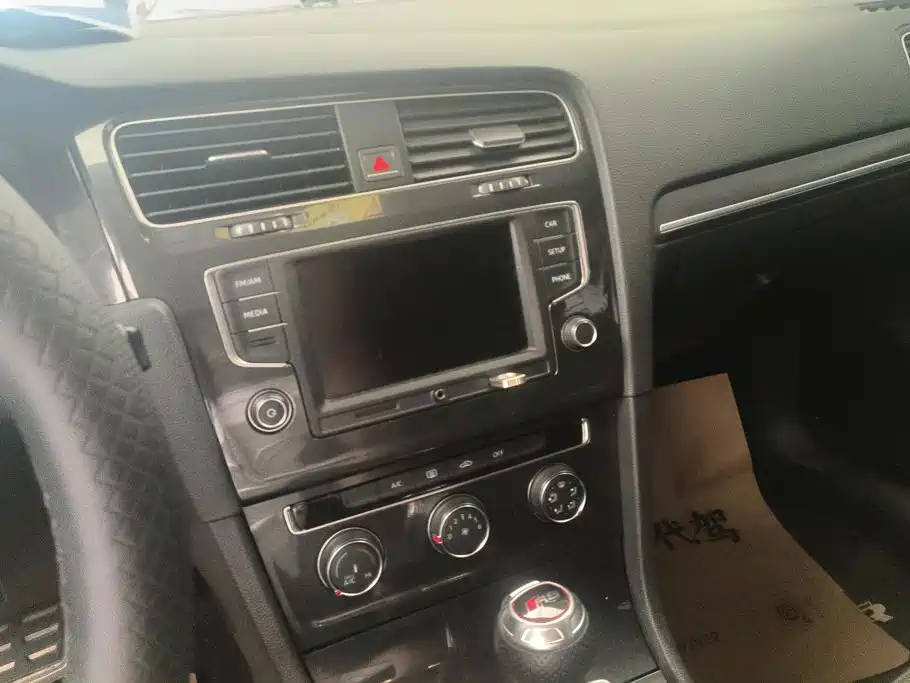 Volkswagen Golf — миниатюра 13