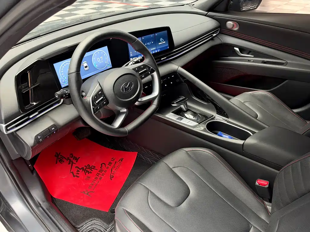 Hyundai Elantra — миниатюра 6