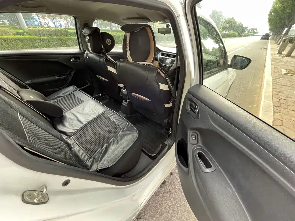 Citroen Elysee — миниатюра 15