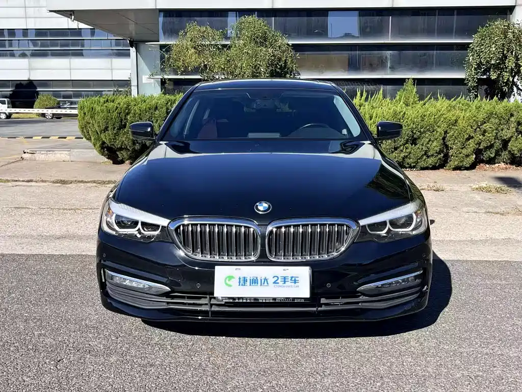 BMW 5 Series — миниатюра 2