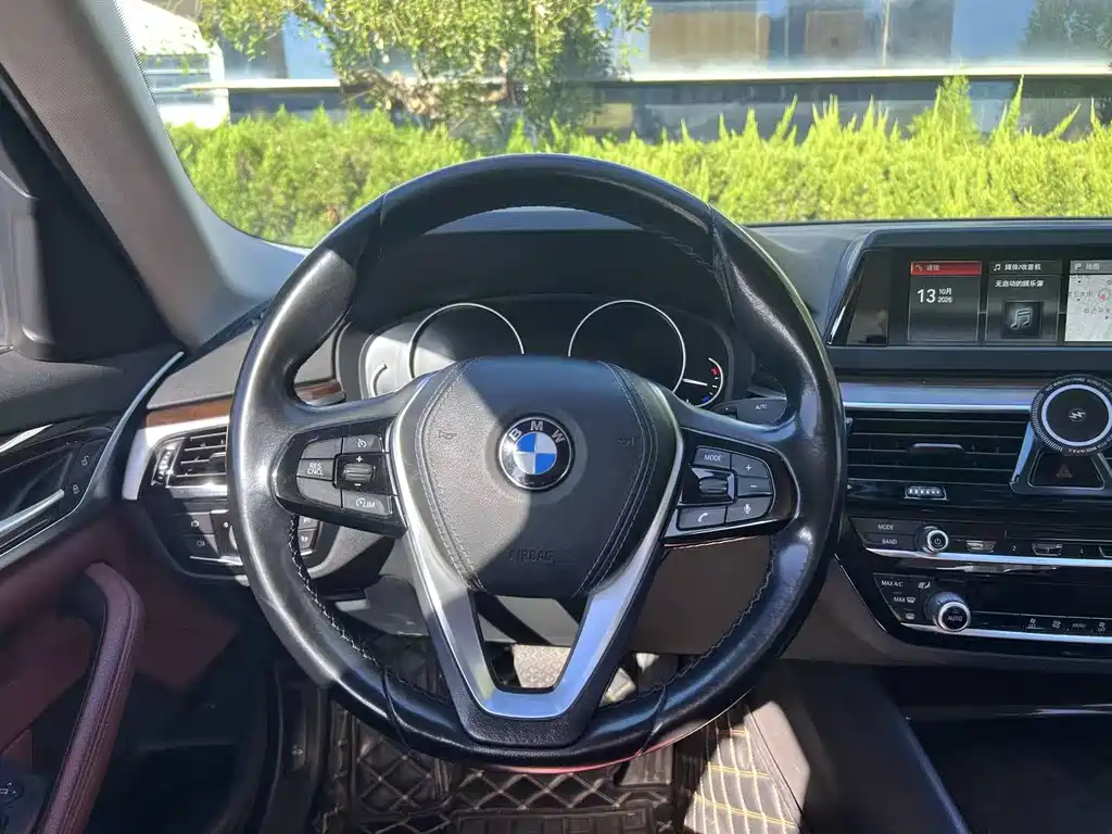 BMW 5 Series — миниатюра 16