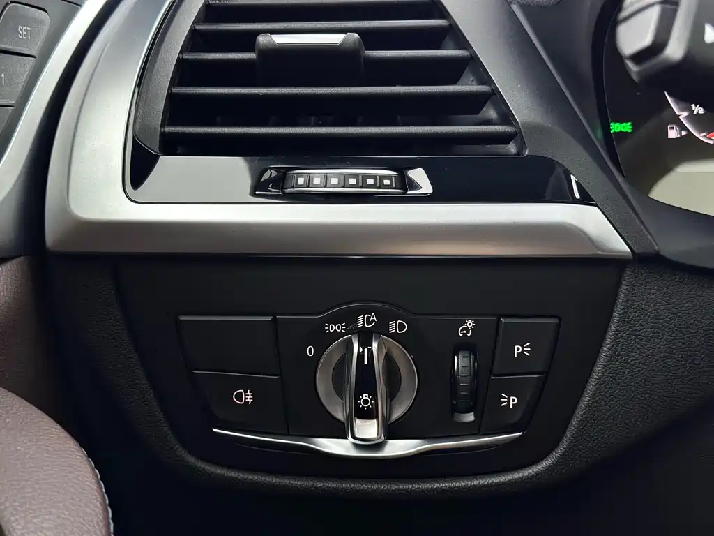 BMW X4 — миниатюра 10