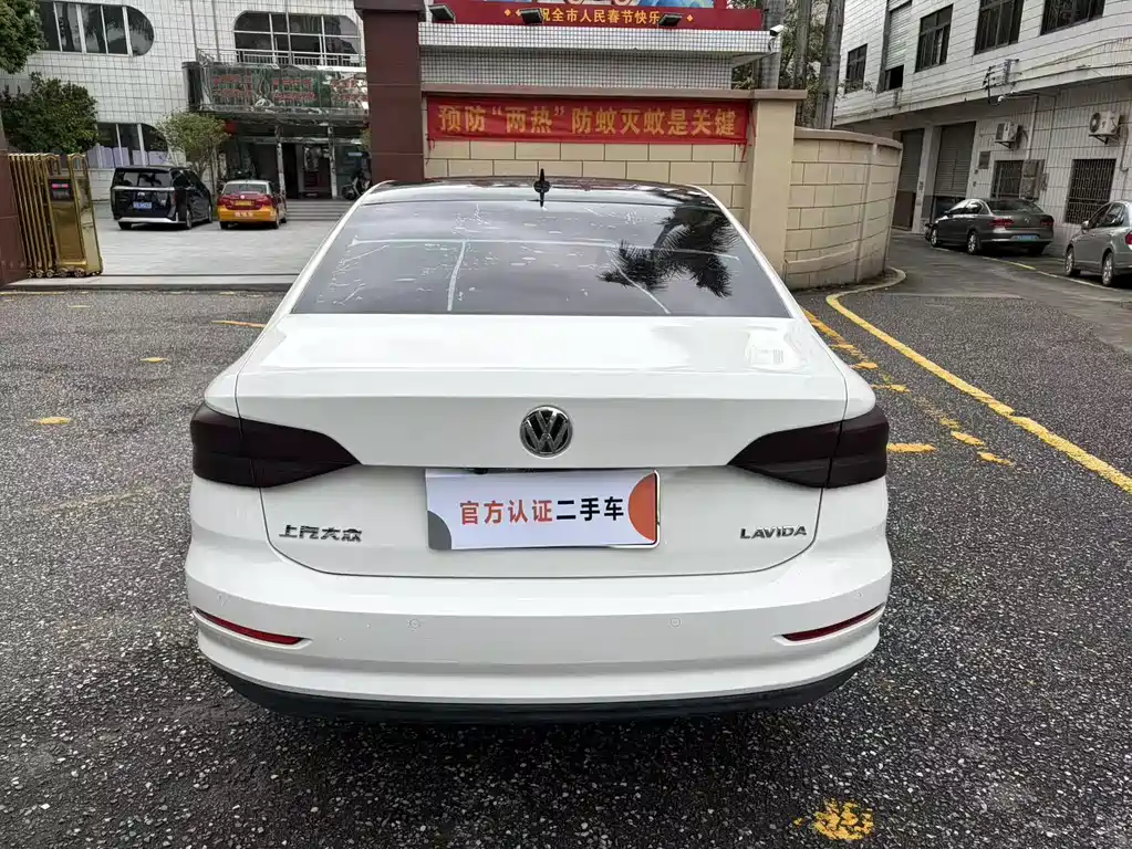 Volkswagen Lavida — миниатюра 6