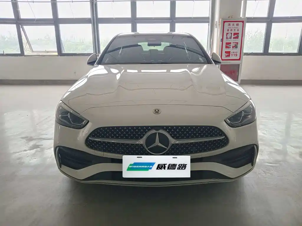 Mercedes-Benz C-Class — миниатюра 2