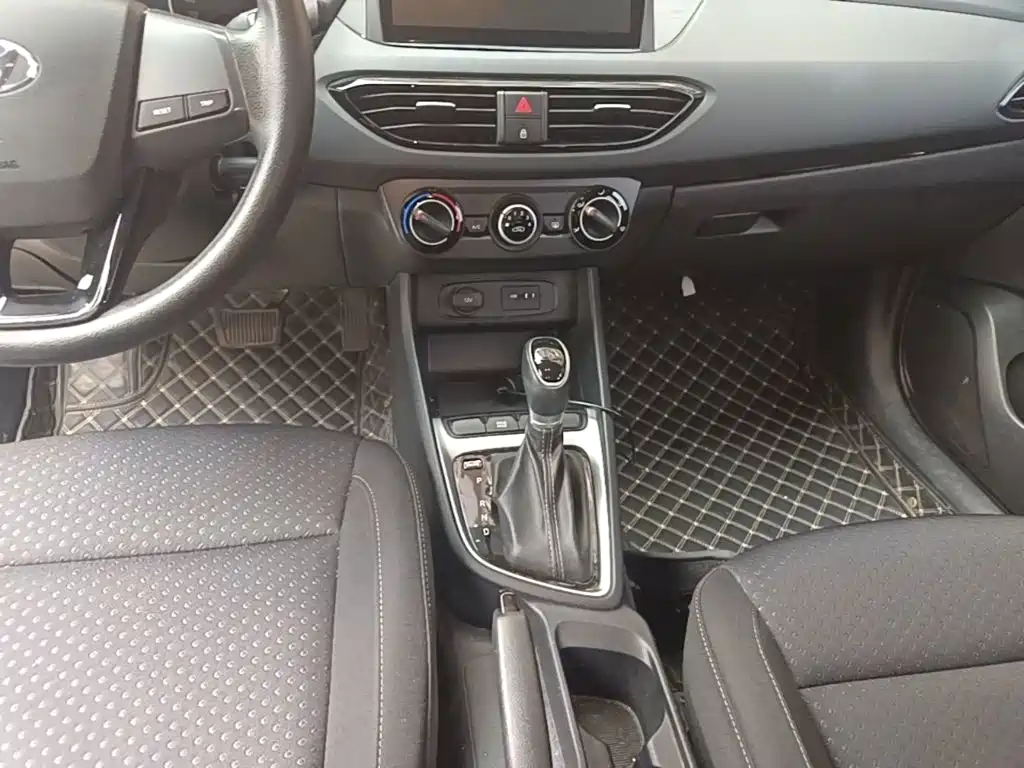 Hyundai Elantra — миниатюра 14