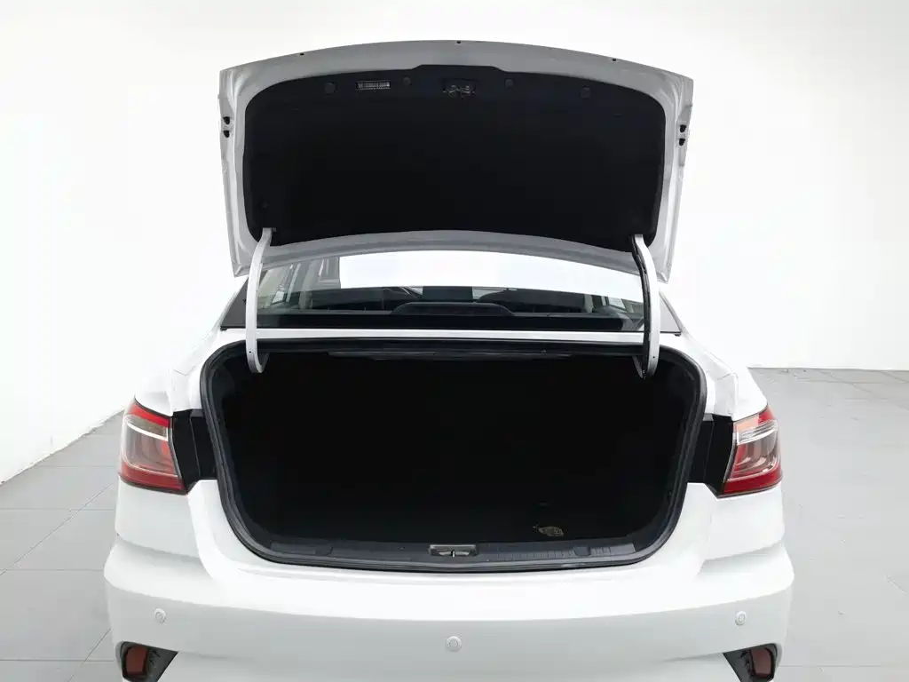 Changan Eado DT — миниатюра 16