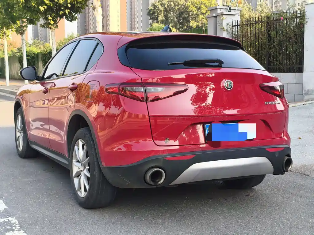 Alfa Romeo Stelvio — миниатюра 18