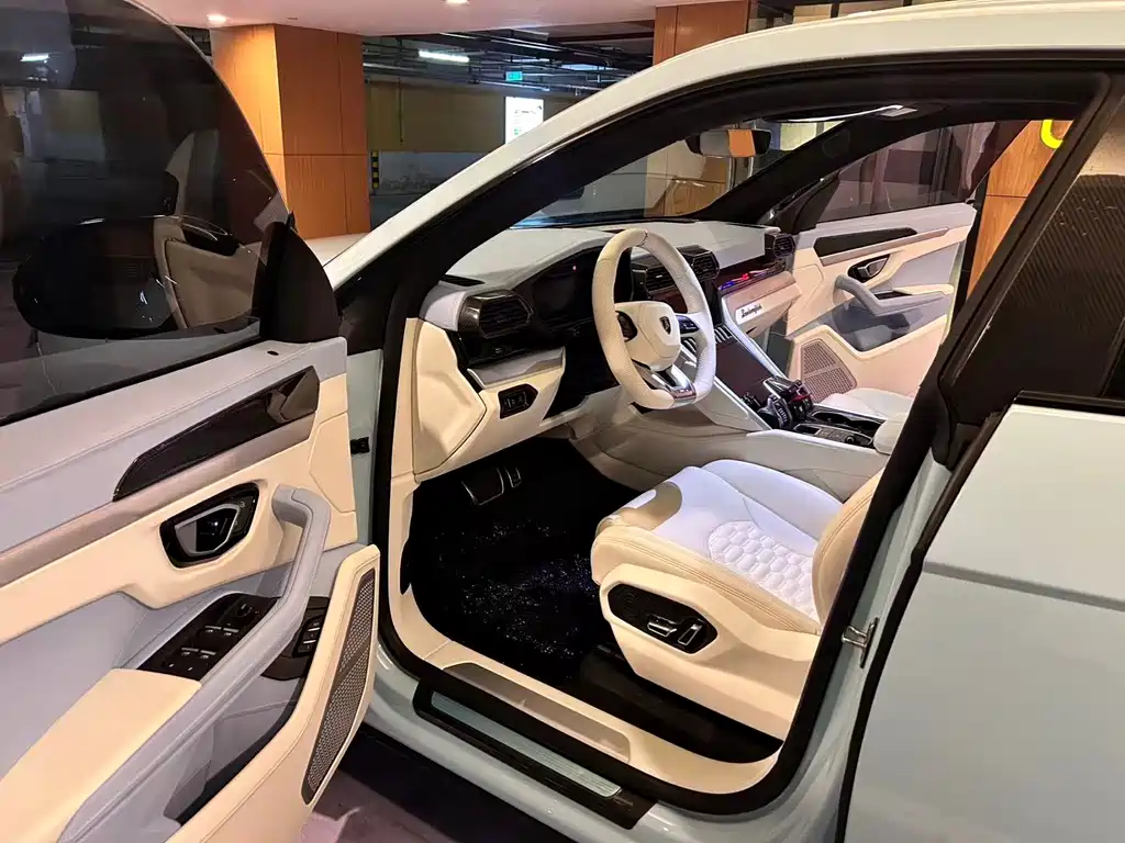 Lamborghini Urus — миниатюра 2
