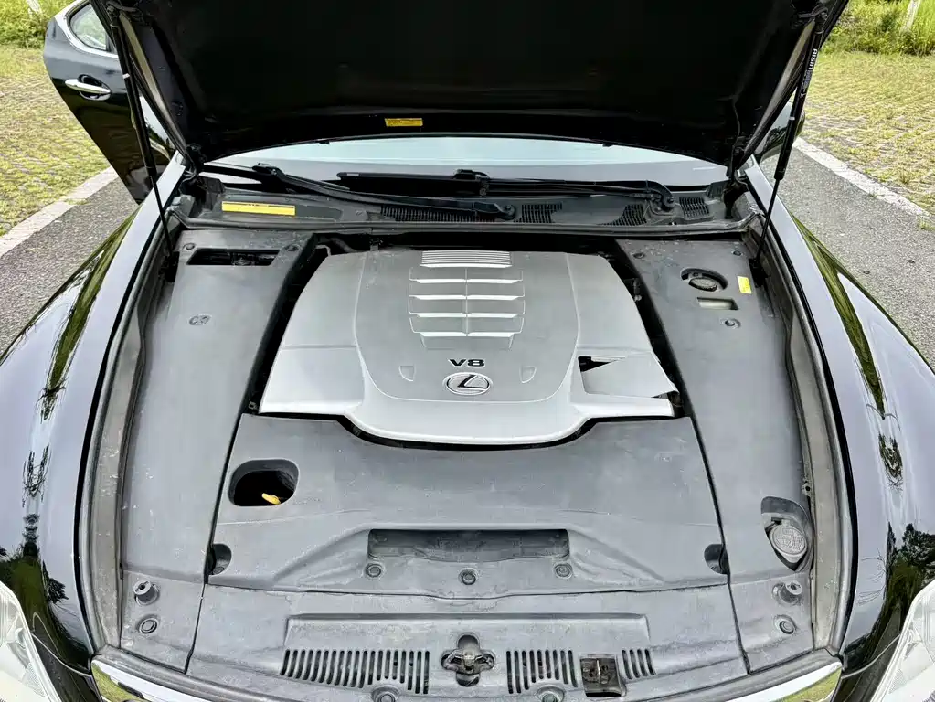 Lexus LS — миниатюра 13