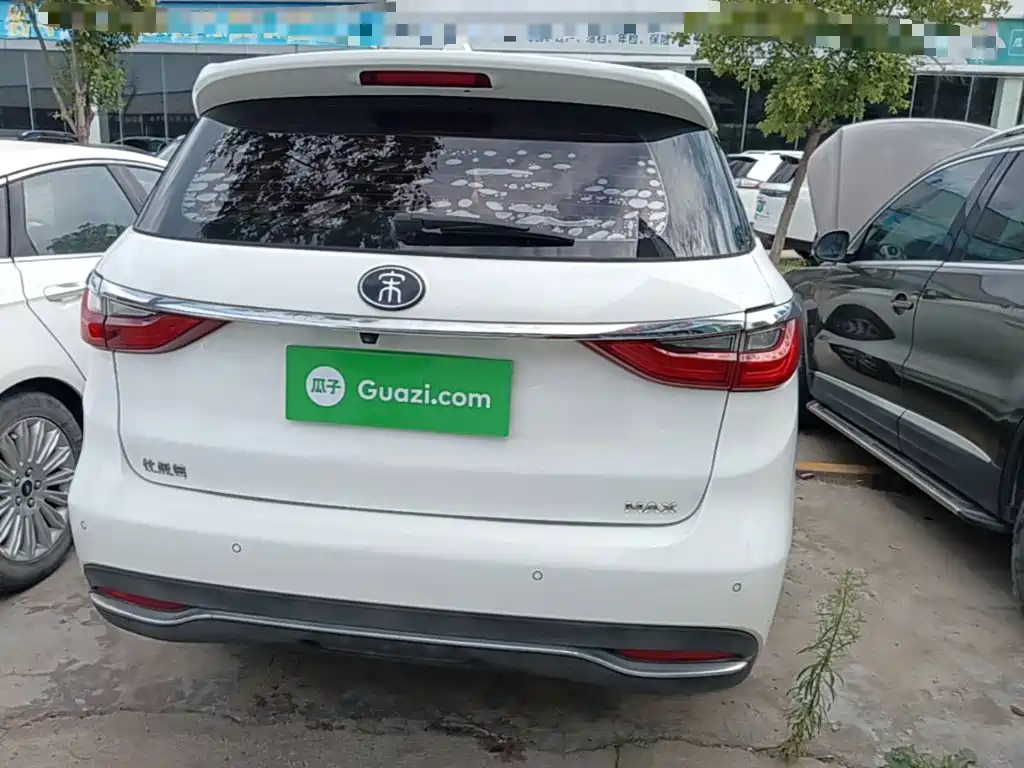 BYD MAX — миниатюра 6