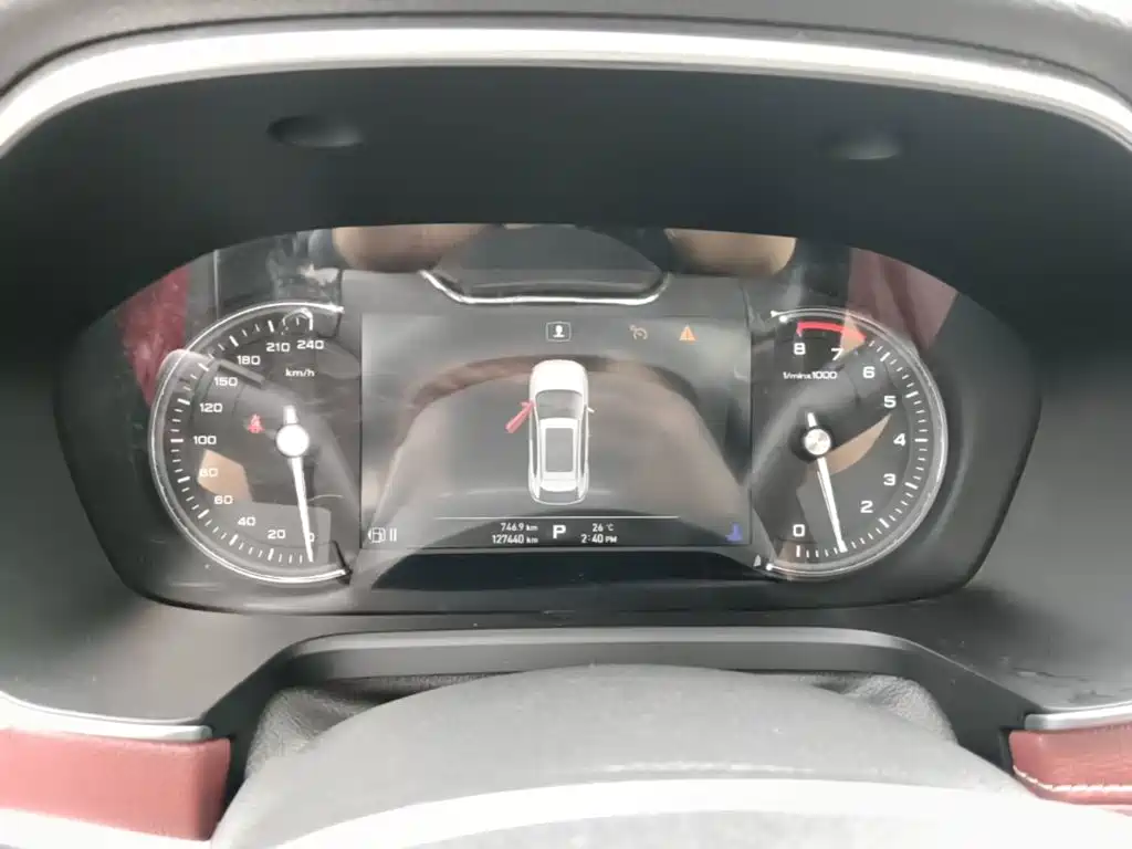 Roewe RX5 — миниатюра 12