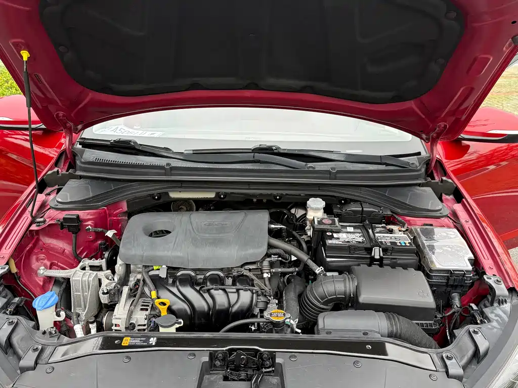 Hyundai Elantra — миниатюра 16