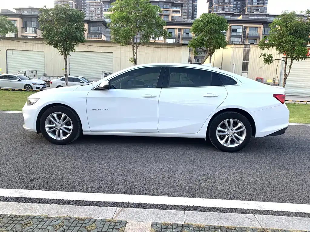 Chevrolet Malibu XL — миниатюра 3