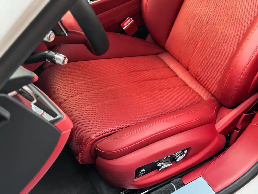Bentley Flying Spur — миниатюра 10