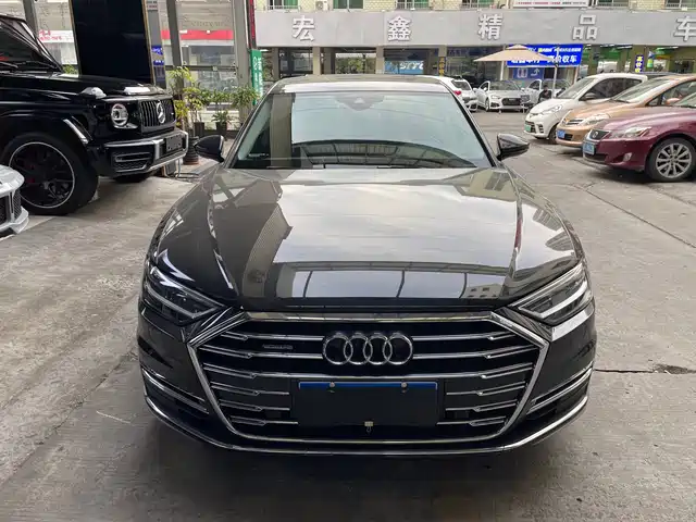 AUDI A8