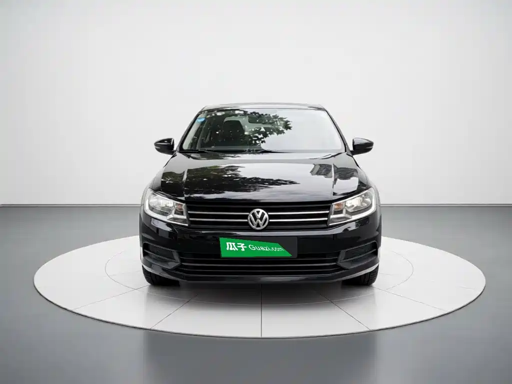 Volkswagen Santana — миниатюра 2