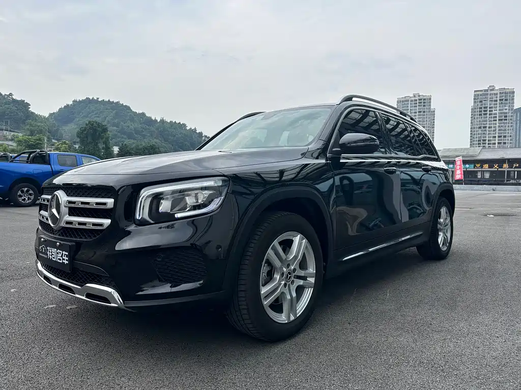 Mercedes-Benz GLB 2023