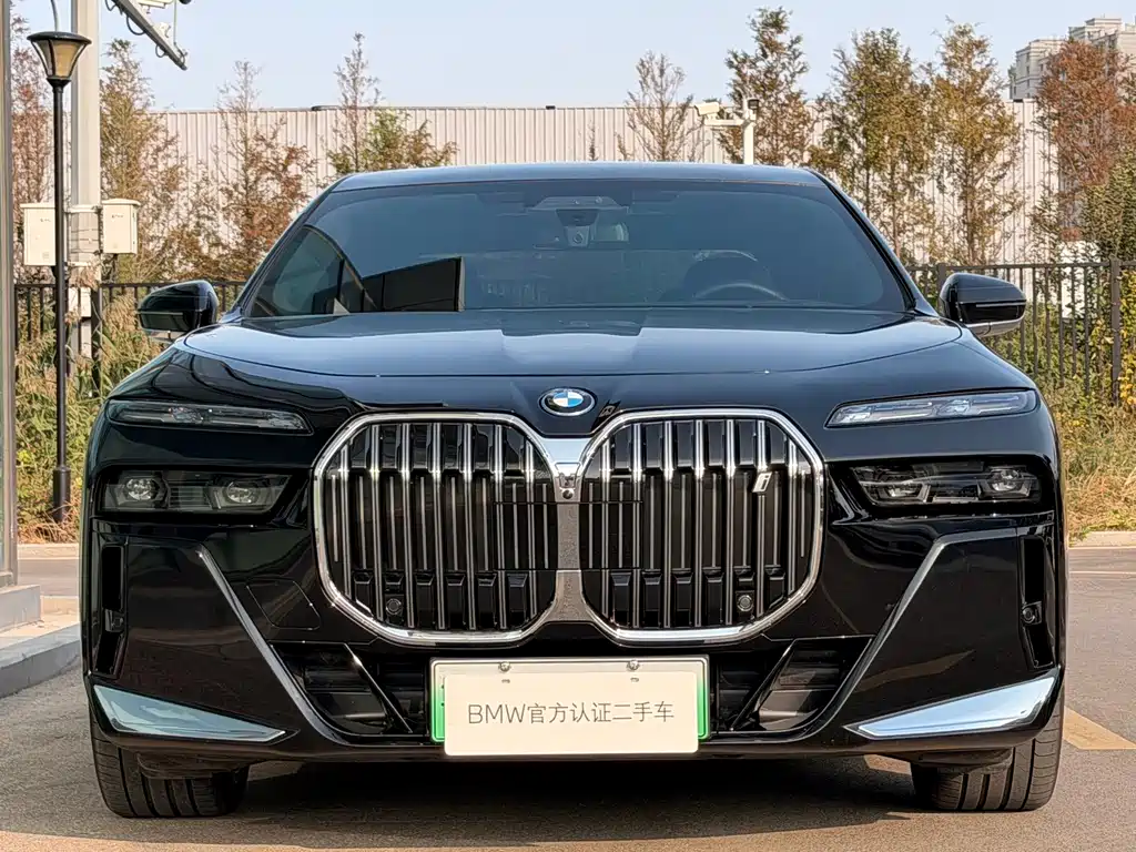 BMW i7 — миниатюра 5
