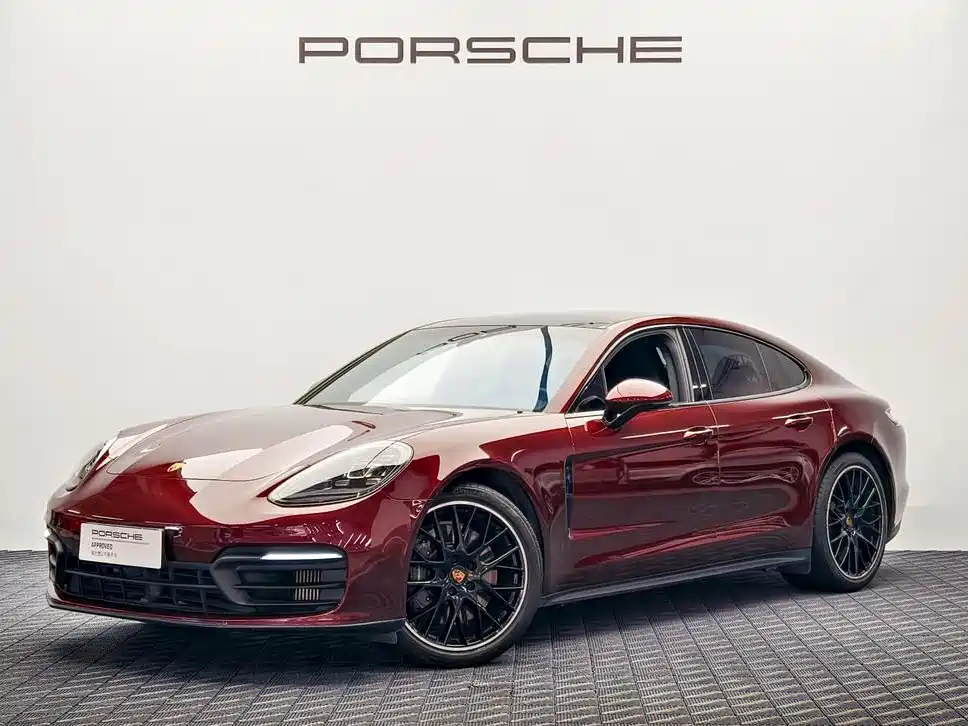 Porsche Panamera 2021