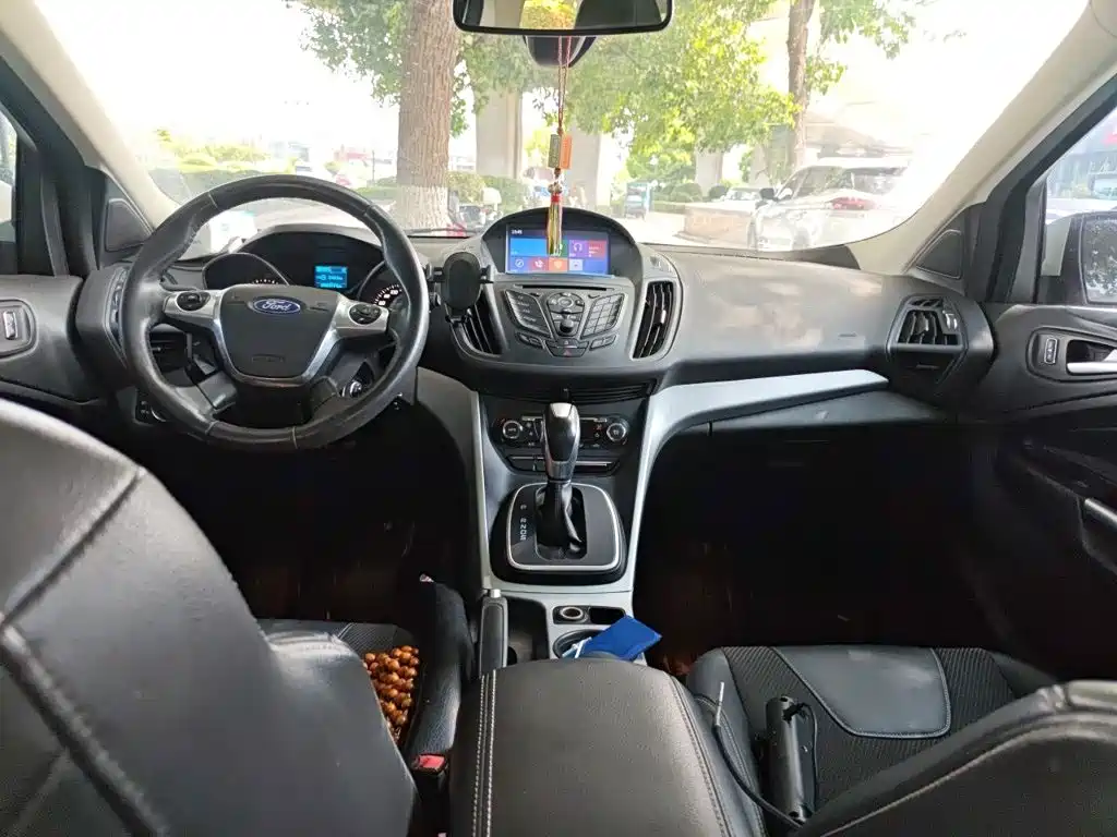 Ford Kuga — миниатюра 10