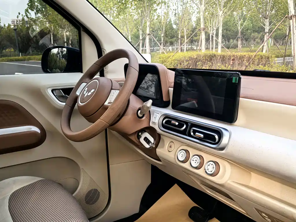 Wuling MINIEV — миниатюра 5