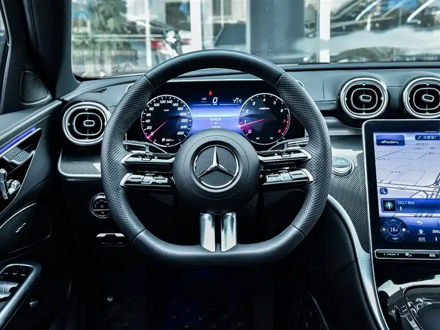 Mercedes-Benz C-Class — миниатюра 12