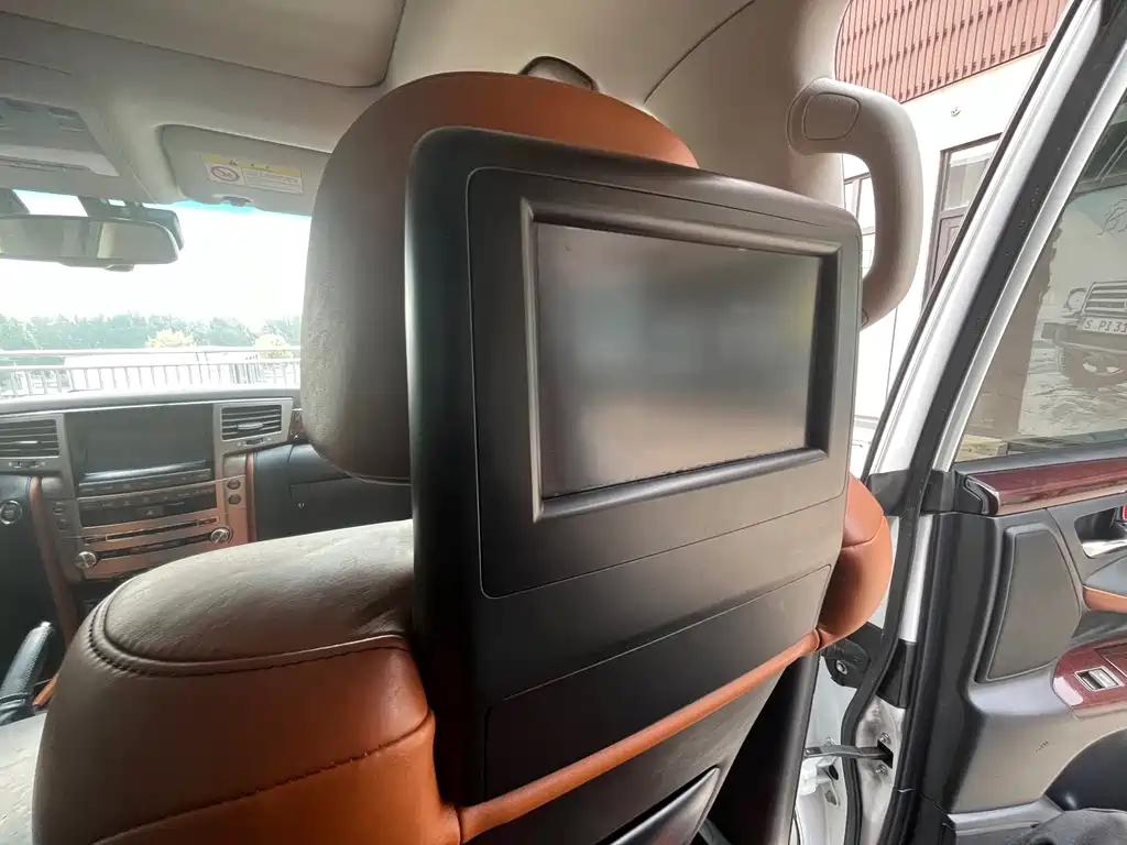 Lexus LX — миниатюра 13